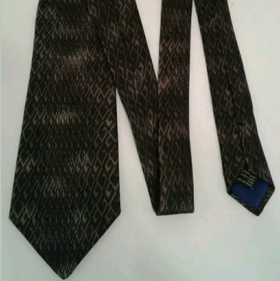 GUCCI MENS AUTHENTIC 100% ITALIAN SILK TIE - Picture 2 of 6